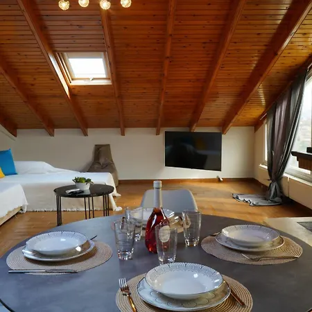Lejlighed Marios Family House *