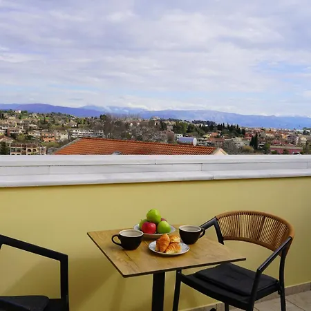 Appartement Marios Family House 2 *