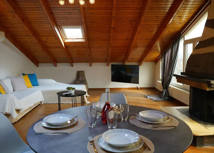 Apartamento Marios Family House 2 *