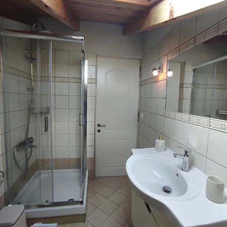 Marios Family House דירה *